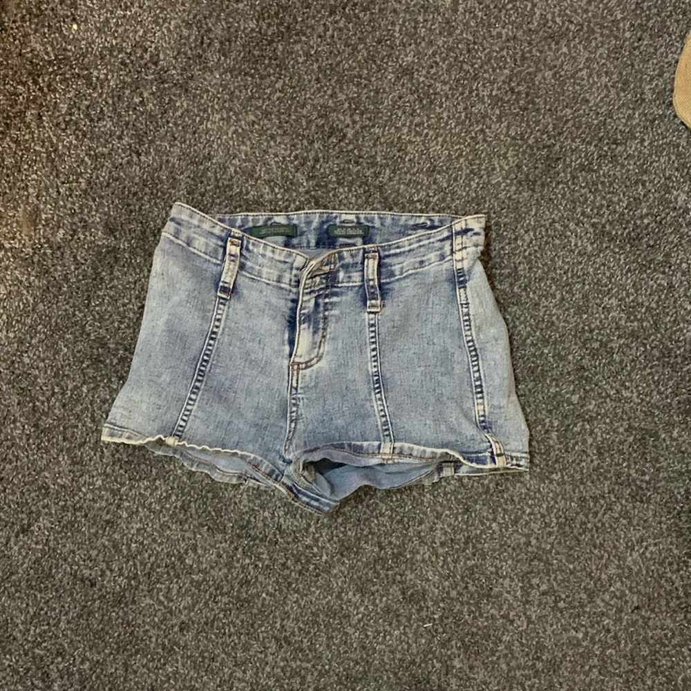 i’m selling denim shorts.
